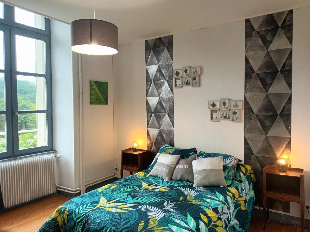 Appartement Chaleureux De 82M2 Proche De Vulcania Pontaumur ภายนอก รูปภาพ