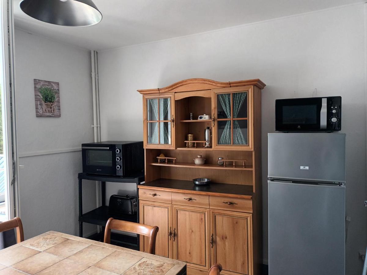 Appartement Chaleureux De 82M2 Proche De Vulcania Pontaumur ภายนอก รูปภาพ