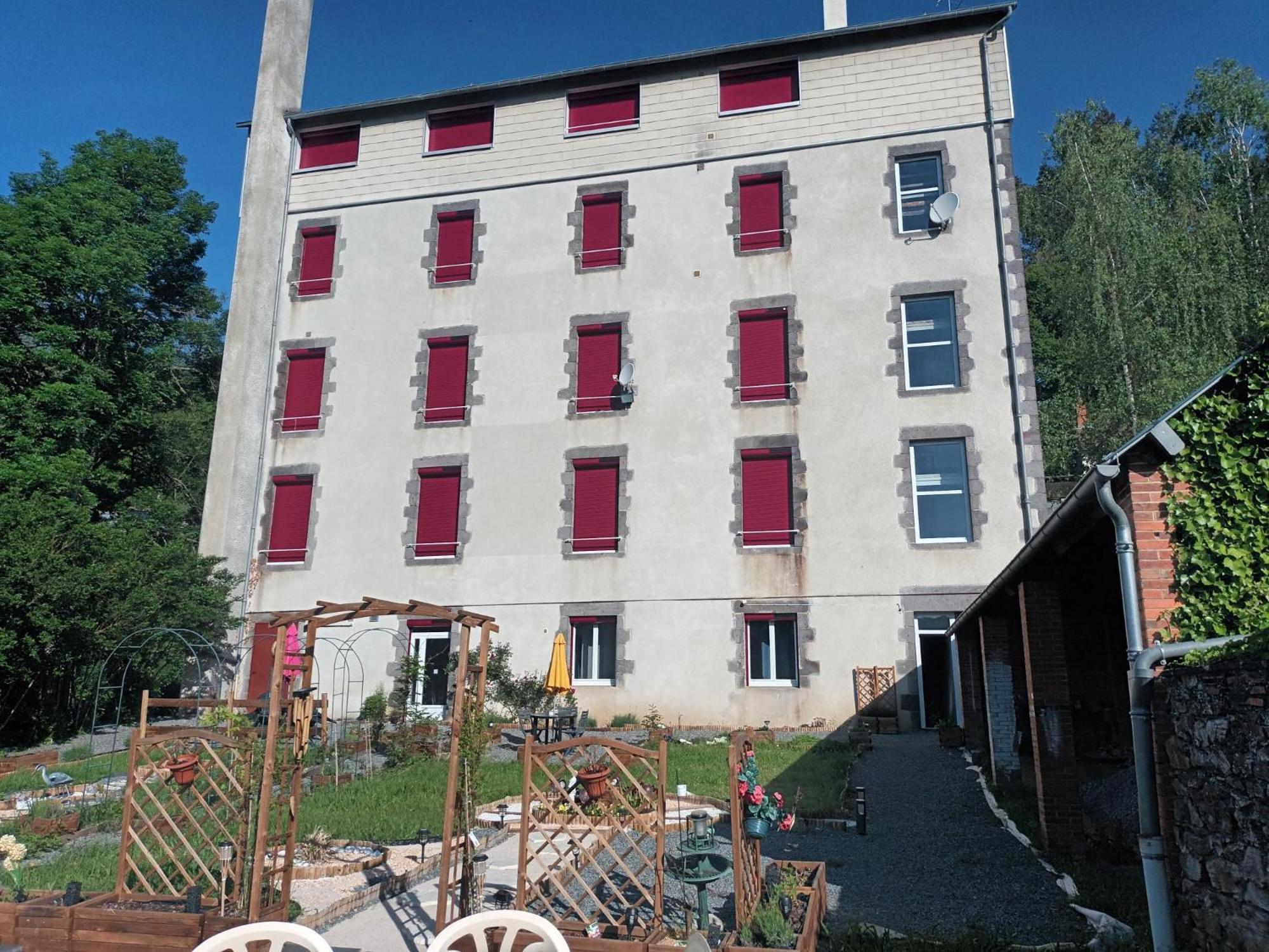 Appartement Chaleureux De 82M2 Proche De Vulcania Pontaumur ภายนอก รูปภาพ